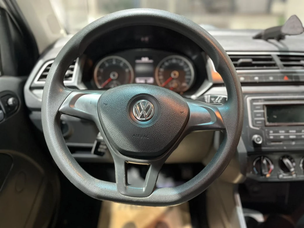 imagen 0 de vehiculo con id 2215